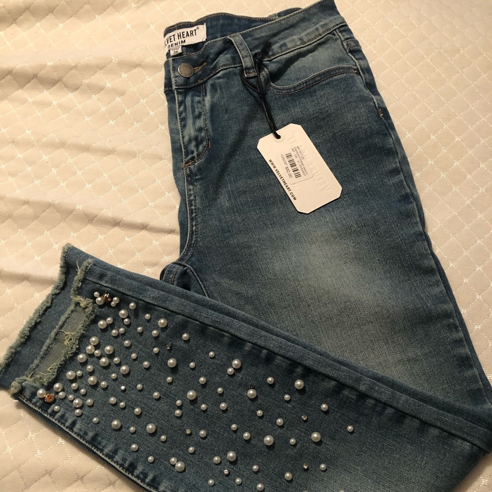 NWT Velvet Heart Ankle Length Pearl & Bling Jeans